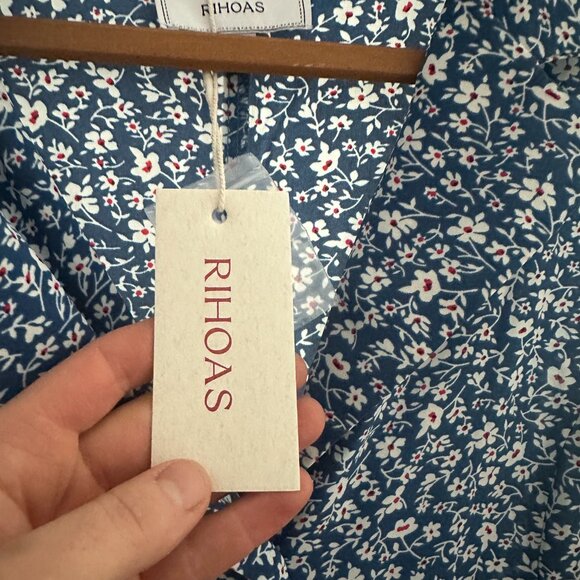 The Button-up V Neck Midi Dress - Picture 2 of 2